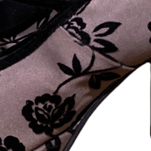 Vintage 90s Taupe Satin With  Velvet Floral Print Chunky Heeled Maryjanes - Picture 8 of 14